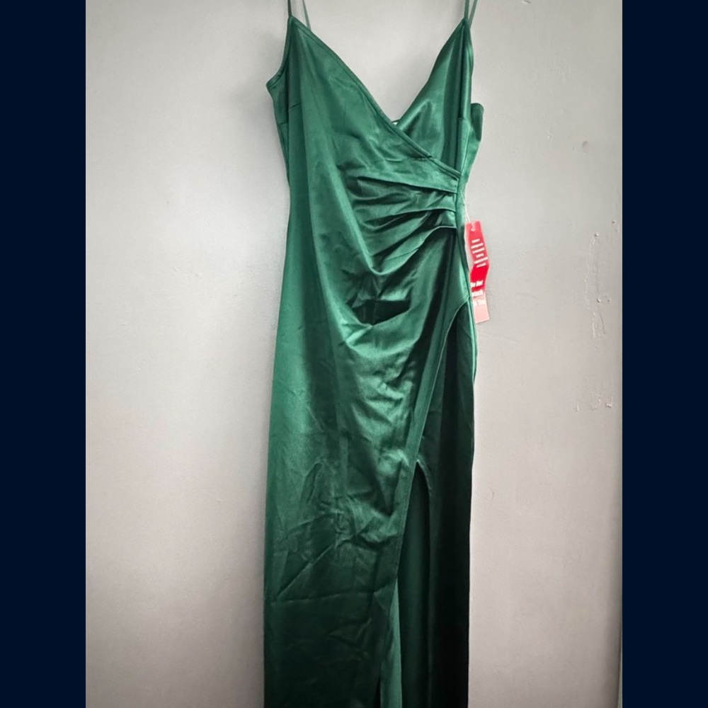 Elegant Green Evening Dress